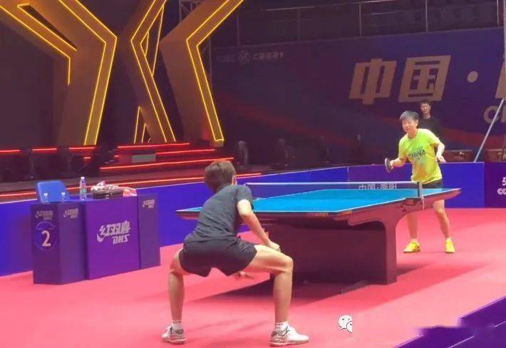 边打边等 边打边等